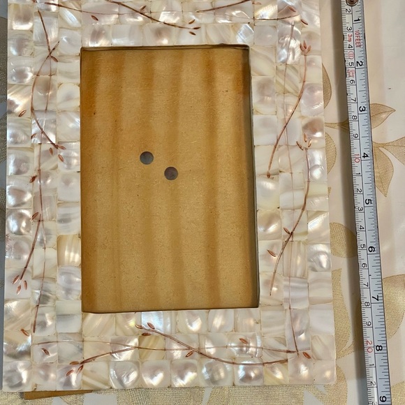 Mosaic Mother Of Pearl Inlay -Shell w/engraved Design Photo Picture Frame - Picture 3 of 8
